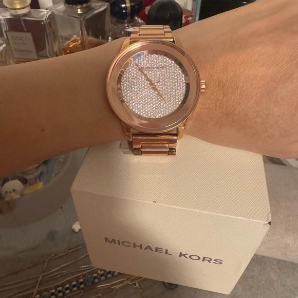 Michael Kors Watch - Picture 5 of 7